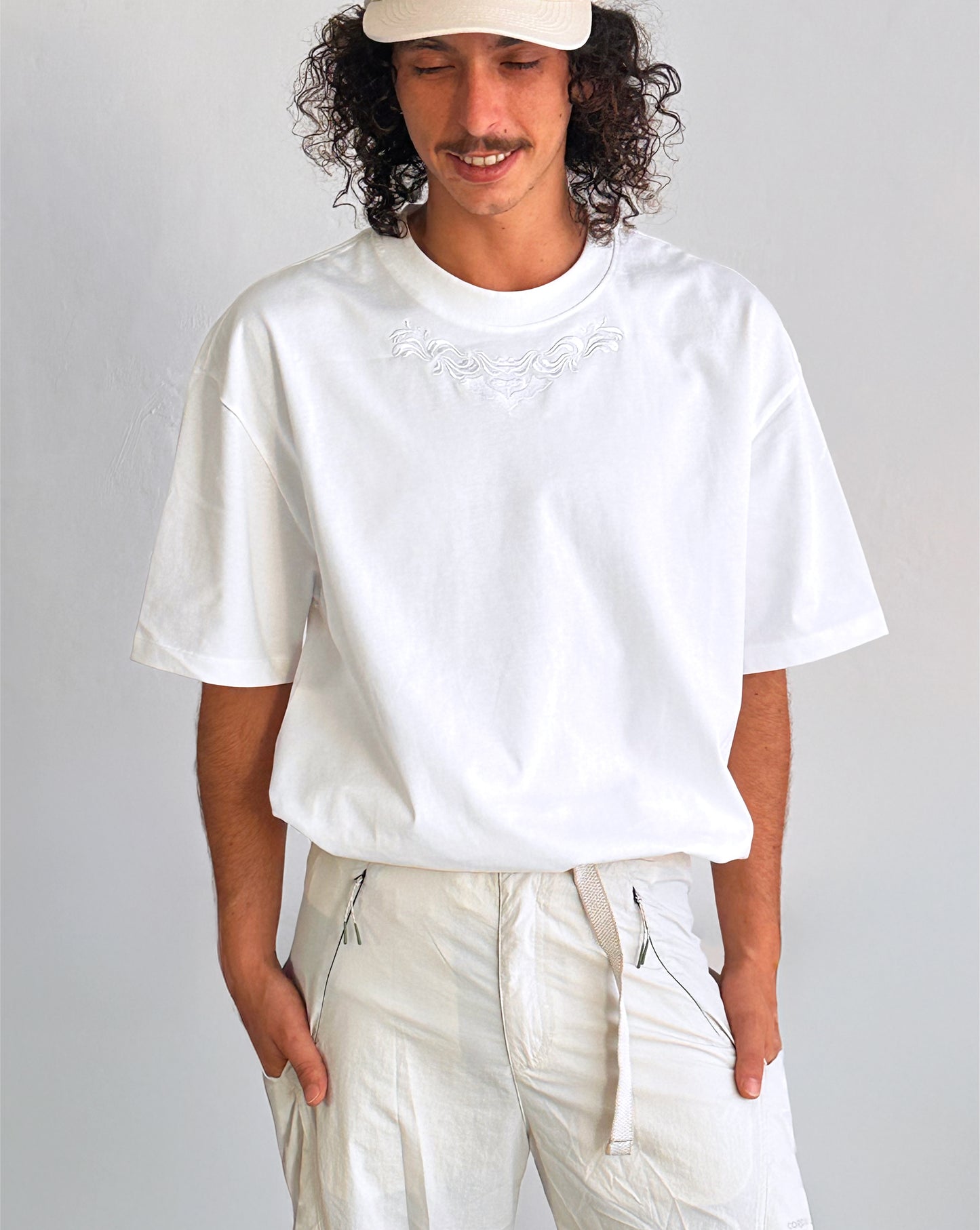 חולצת ריי לבנה