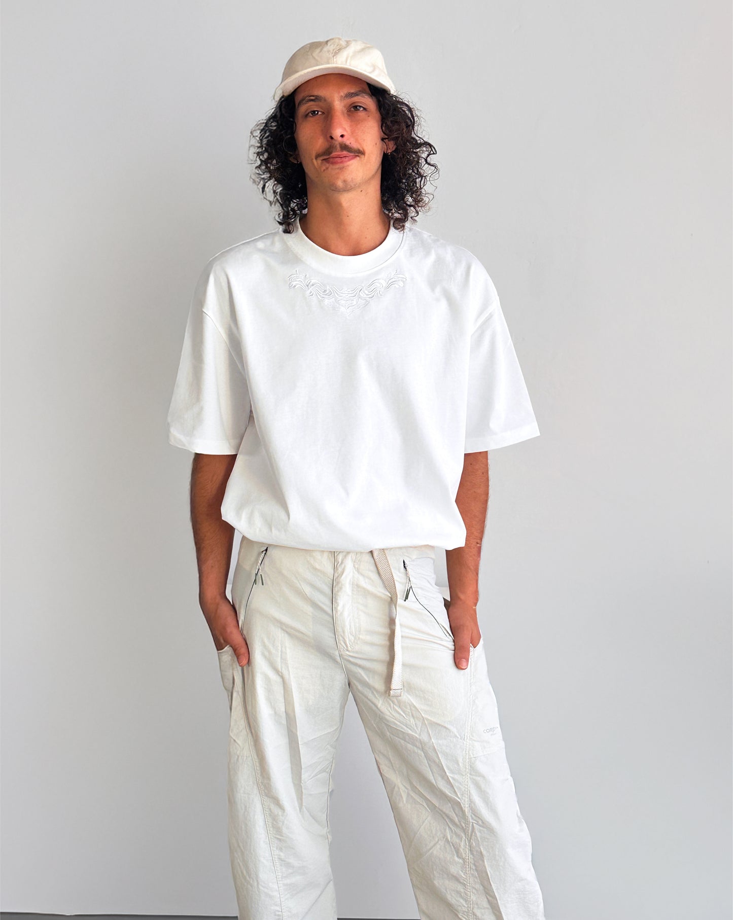 חולצת ריי לבנה